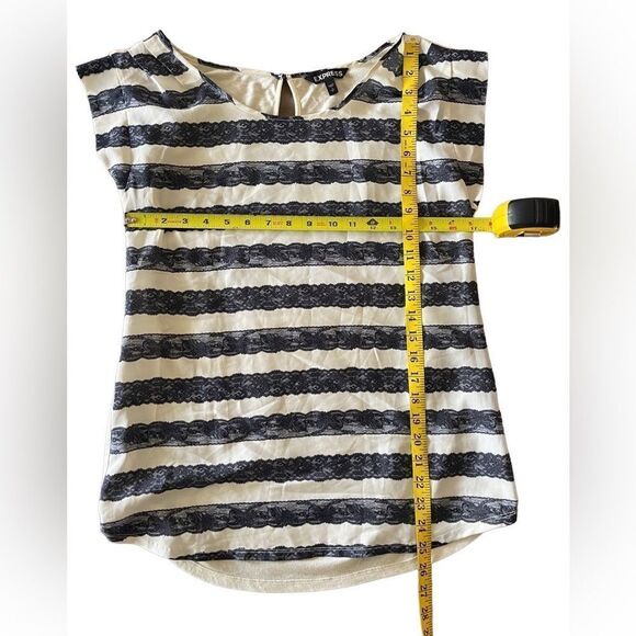 Express Women’s Dark Gray/White Striped Cotton Blend Short Sleeve Tee Size: S - Picture 4 of 6